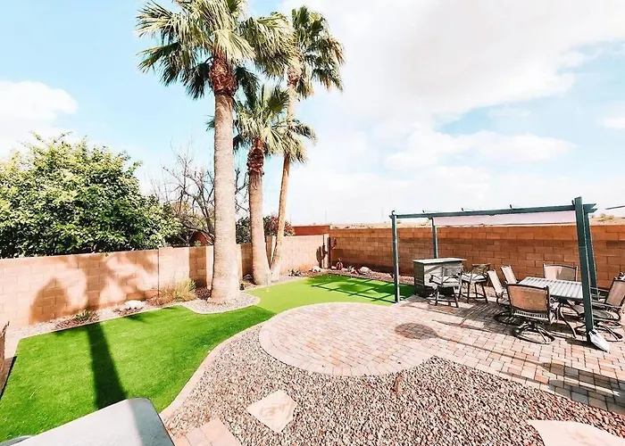 Luxury Pool Home! Amazing Back Yard Oasis Avondale