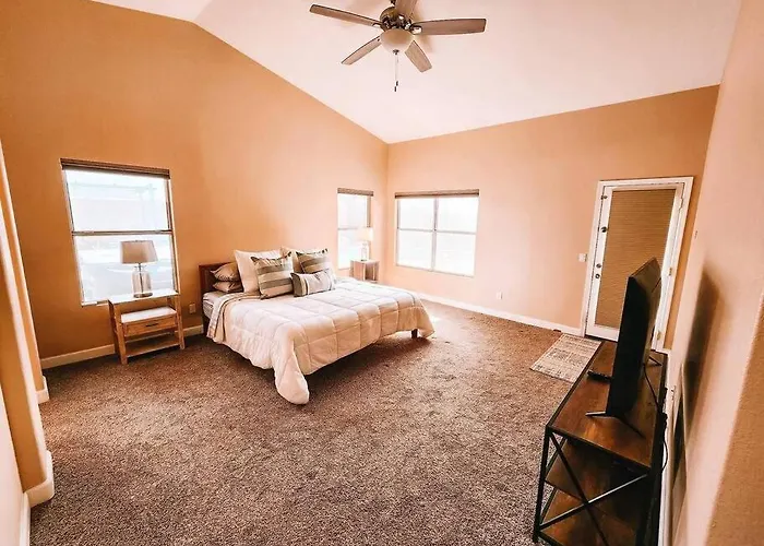 Villa Luxury Pool Home! Amazing Back Yard Oasis Avondale