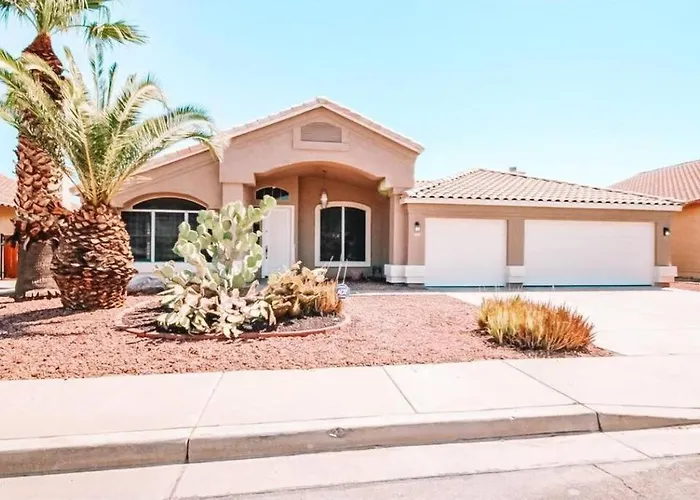 Luxury Pool Home! Amazing Back Yard Oasis * Avondale